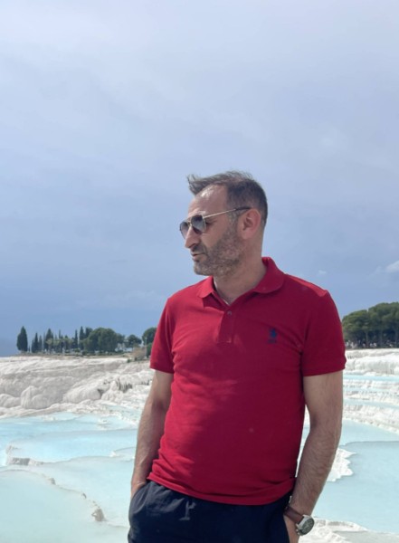 Önder, 40, Bourges