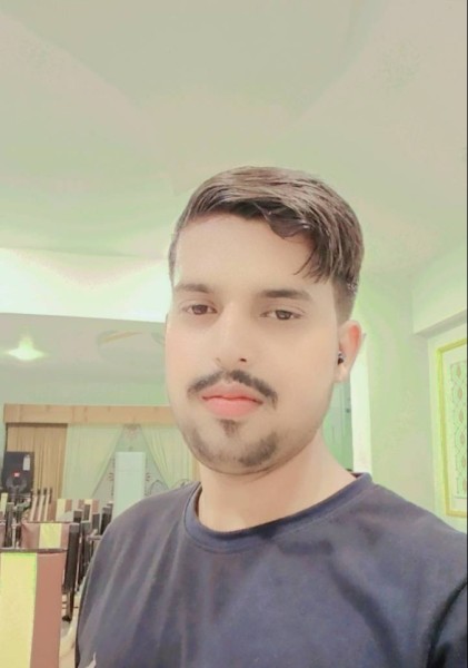 Sajid, 20, Bathgate