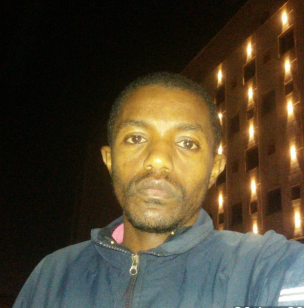 Getnet, 40, Largo