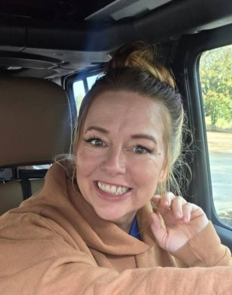 Sylvia, 41, Bangladesh Hi Find