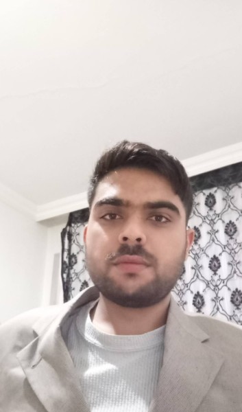 Ali, 25, Rushall