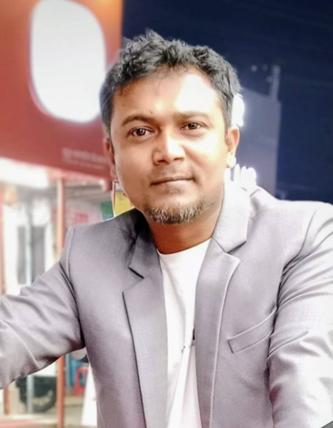 Nasir, 37, Nepi
