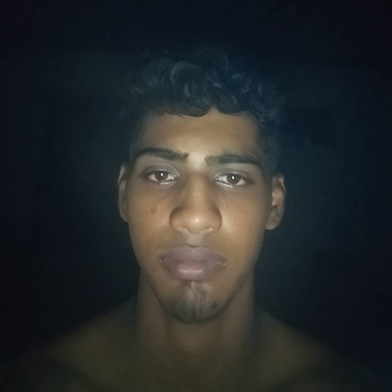 Simman, 18, Egg
