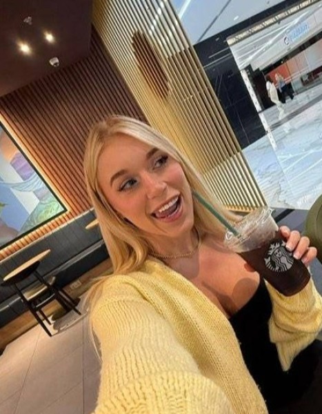 Elle Brooke, 46, Lexington