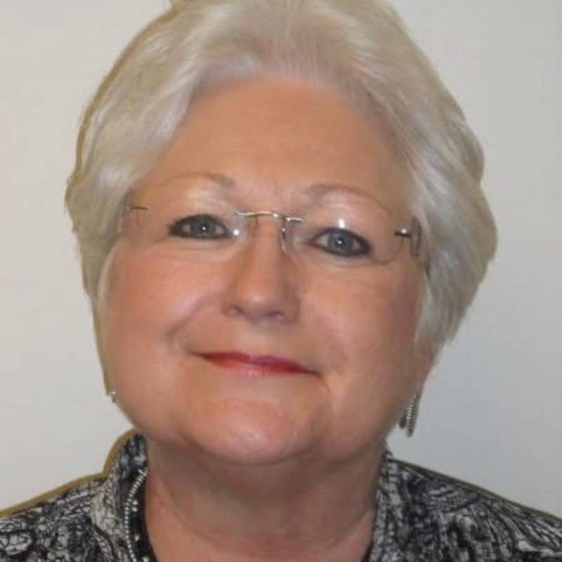 Betty, 66, Antsaravibe