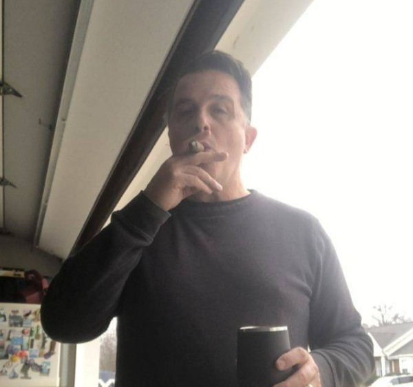 Bobby, 45, Hullatti