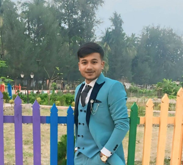 Motiur, 26, Bangladesh