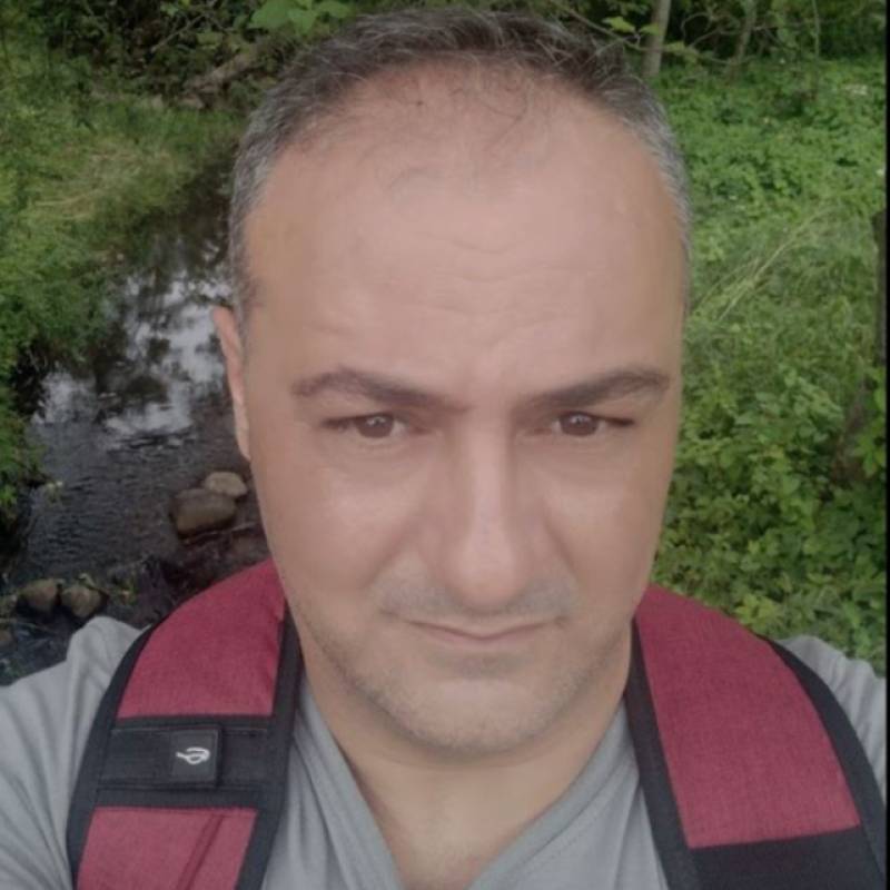 moro, 40, Clydebank