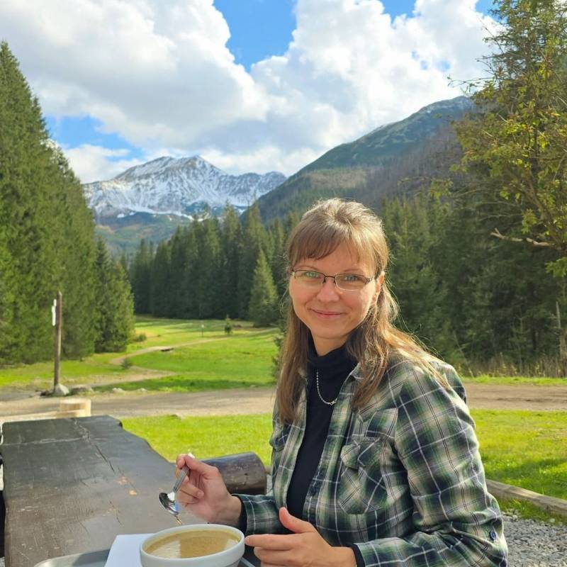 Edyth, 45, Saudi Arabia