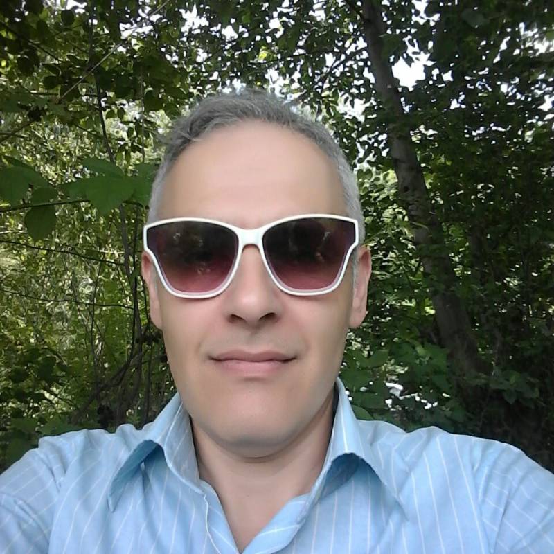 Ali, 50, Coronel
