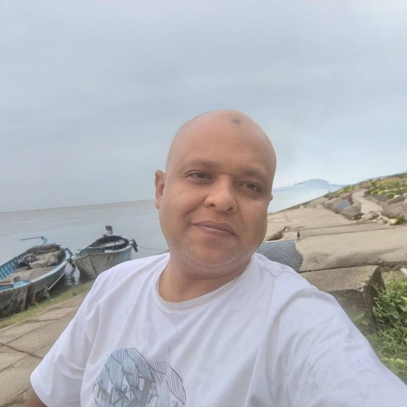 Khan, 28