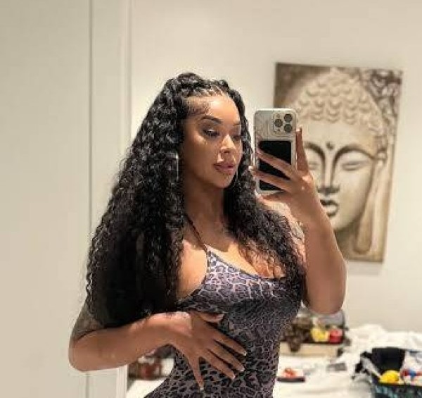 Kelly, 27, Sigus