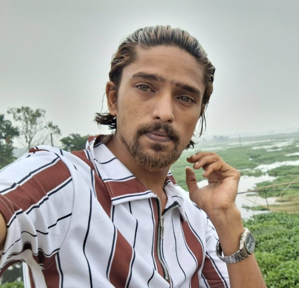 Khan Emon, 31, Kuwai