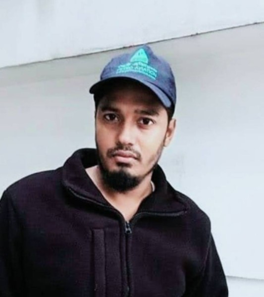 Hossain, 21, Lesquin