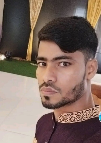 Md Anis, 31, Latisana