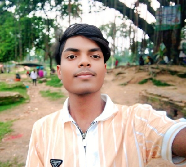 R L Rakib, 18, Sveh