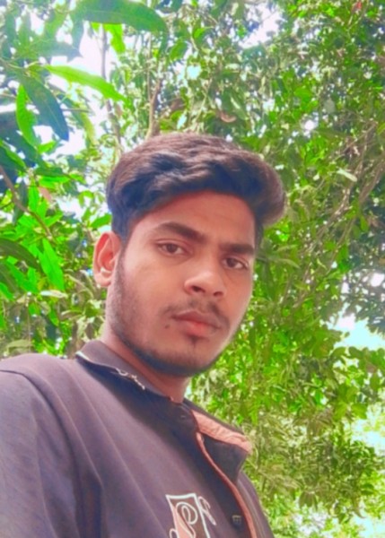 SAHAJAN, 21, Florencia