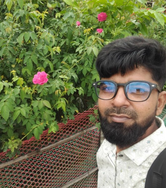Ndim Hasan, 33, Kandel