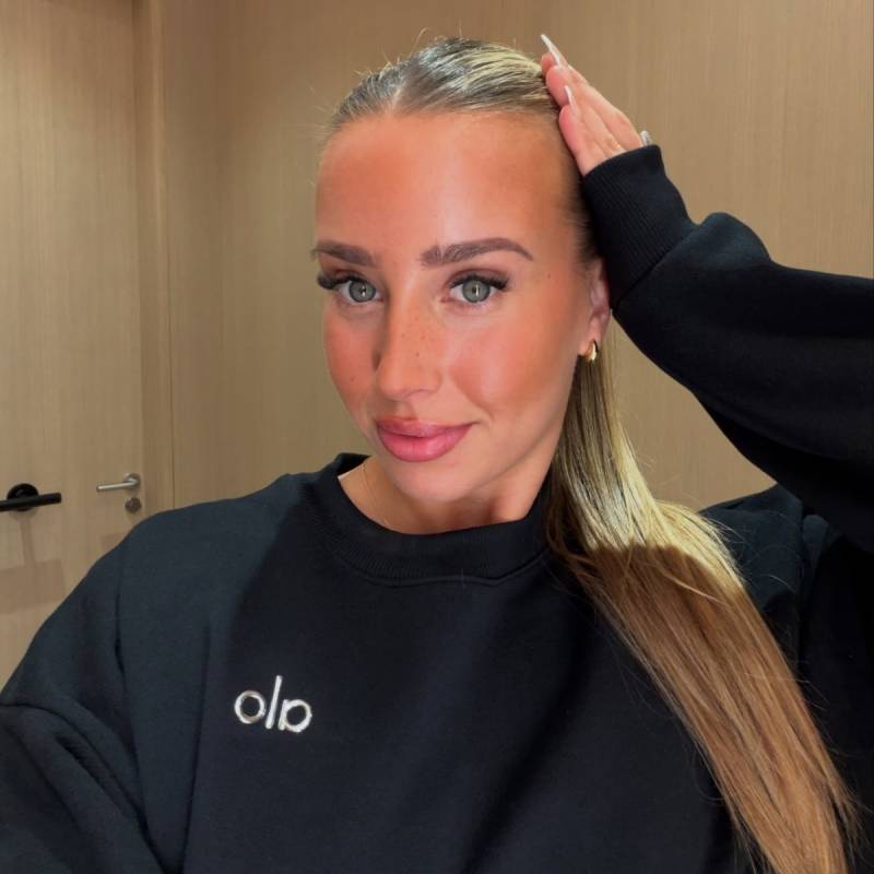 Elizabeth, 40, Connecticut