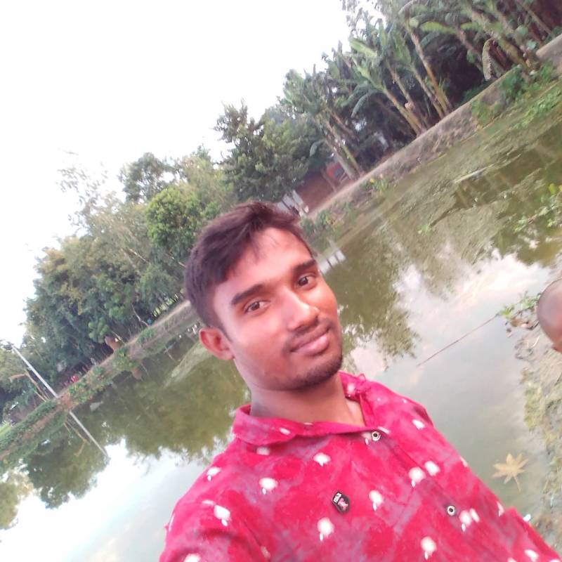 Alom, 29, Alnif