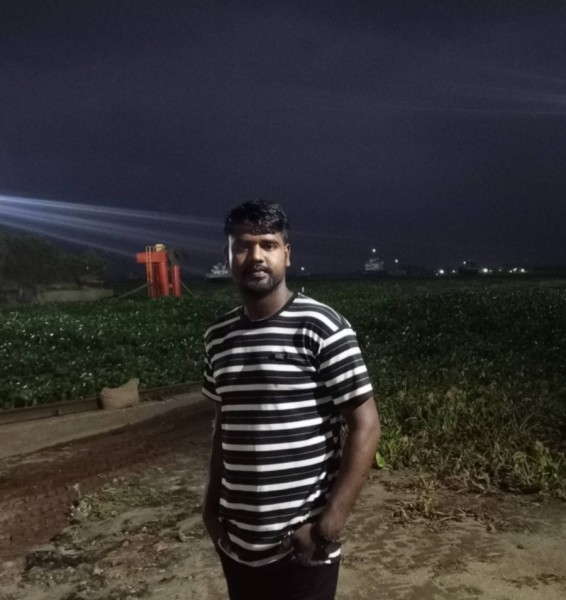 Pavel, 32, Voluntari