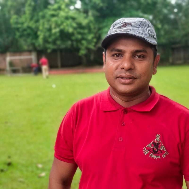 Monowar Hossen Liton, 36, La Entrada