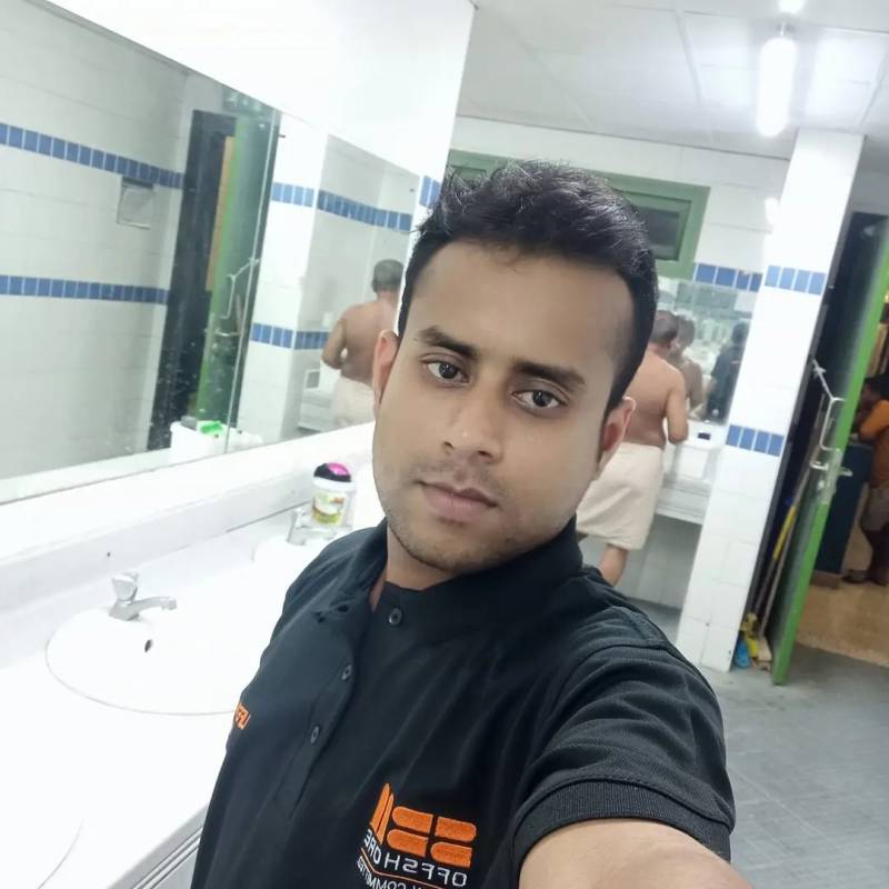 Babu, 35, Naples