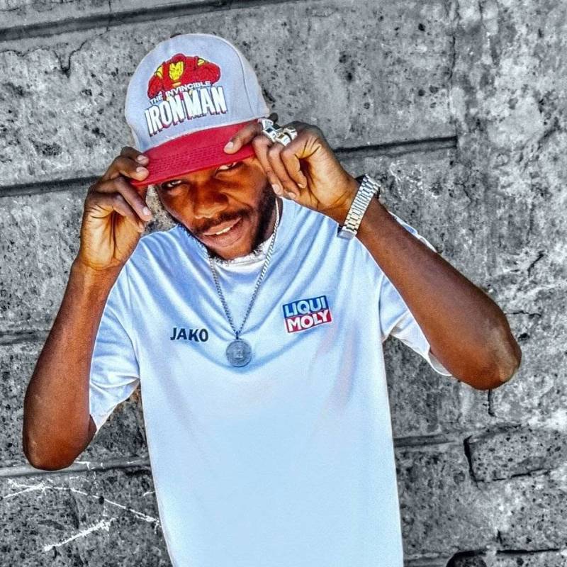 malik, 23, Karachev