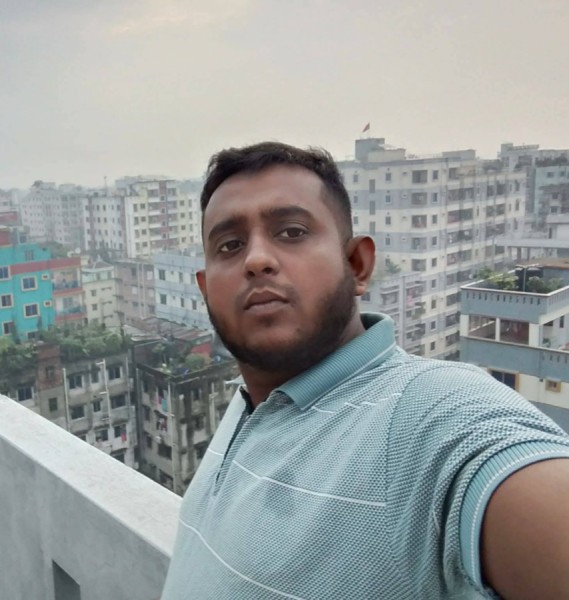 MD Omar, 27, Groenlo