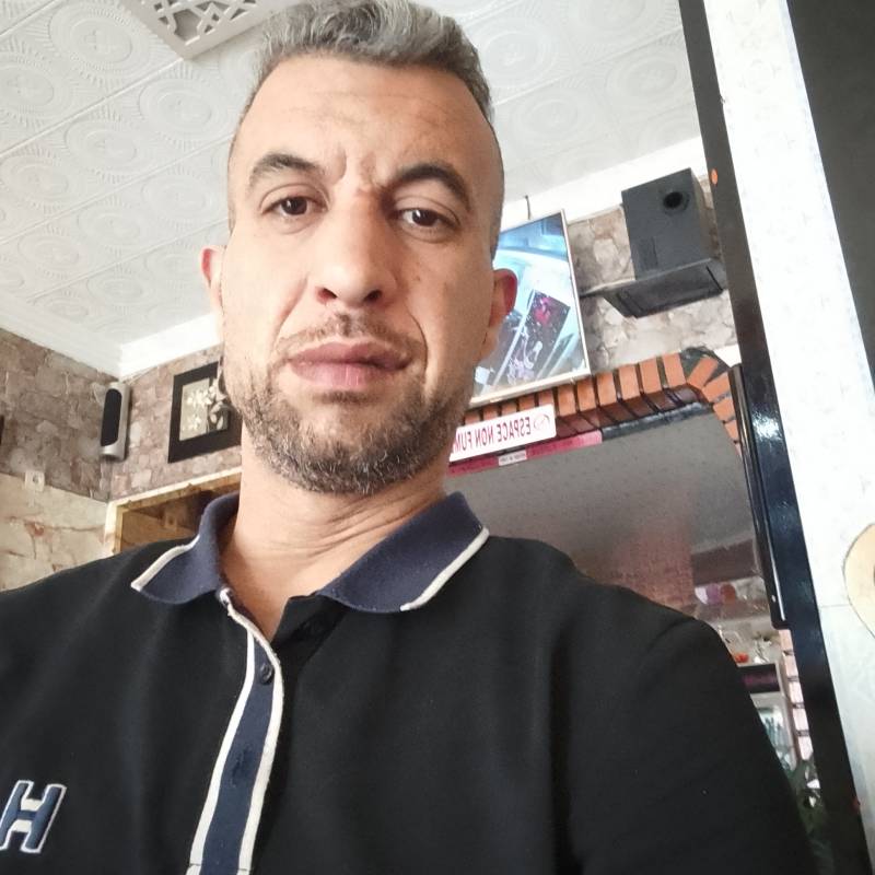 https://letsfreedate.com dating Aymen in Canada