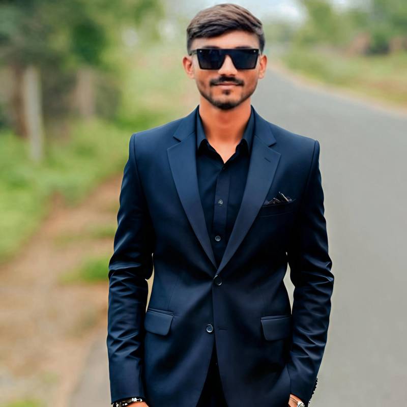 https://letsfreedate.com dating Playboy in India