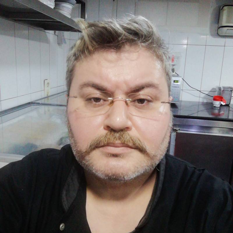 https://letsfreedate.com dating Serhat in Turkey