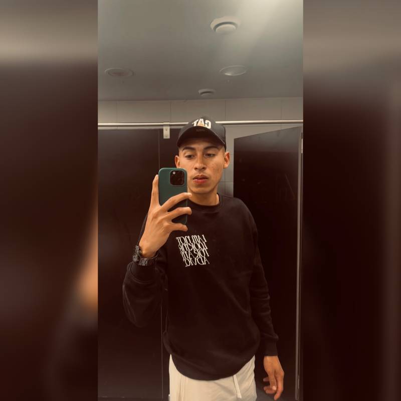 CRISTIAN41442 dating
