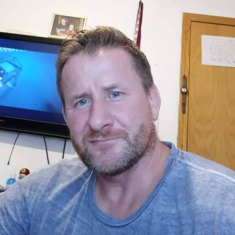 Tomasz28723 dating
